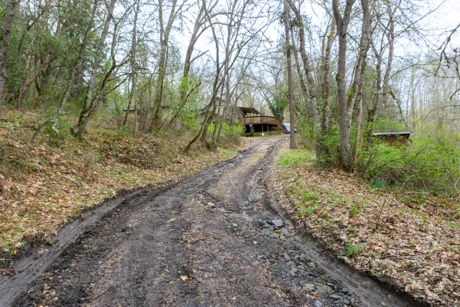 3631 Helms Road, Grants Pass, OR 97527 - Image #2