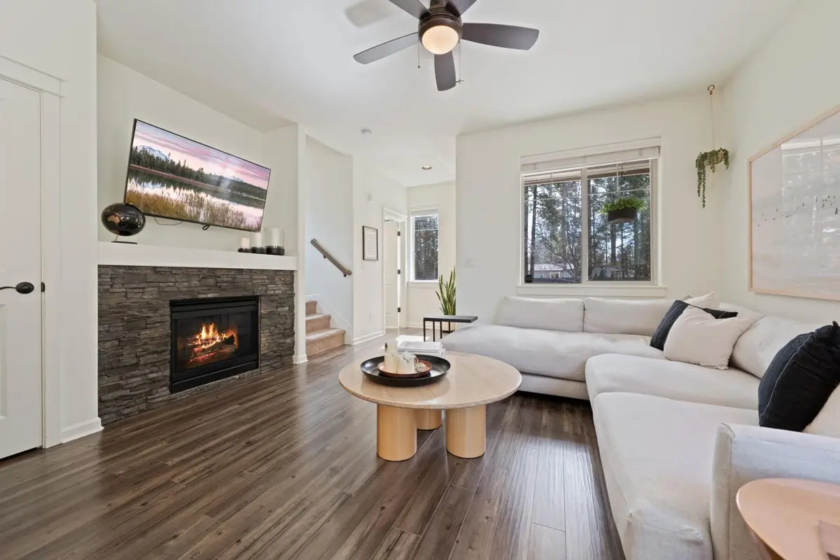 20250 Narnia, Bend, OR 97702 - Image #1