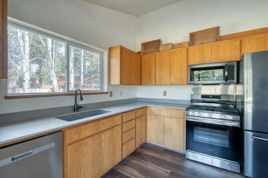 69215 Martingale, Sisters, OR 97759 - Image #2