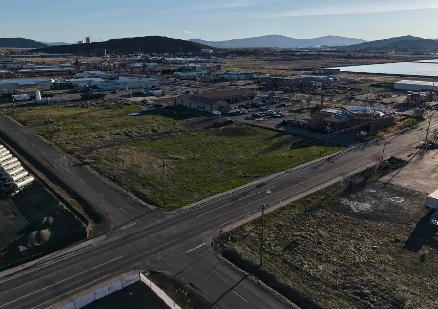 Broadmore, Klamath Falls, OR 97603 - Image #3