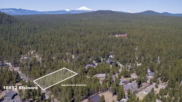 16852 Elsinore Rd, Bend, OR 97707