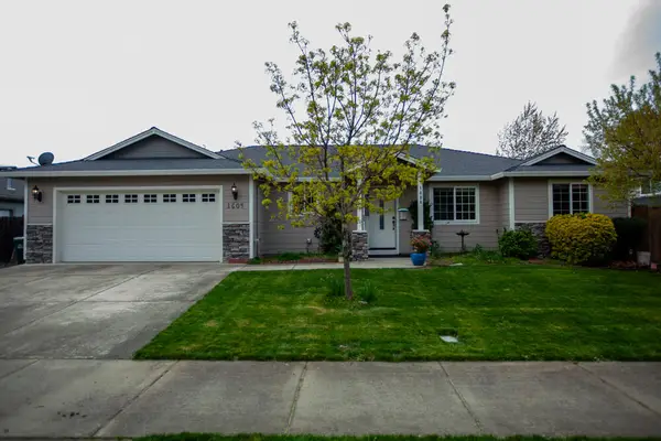 1604 Medart, Grants Pass, OR 97527