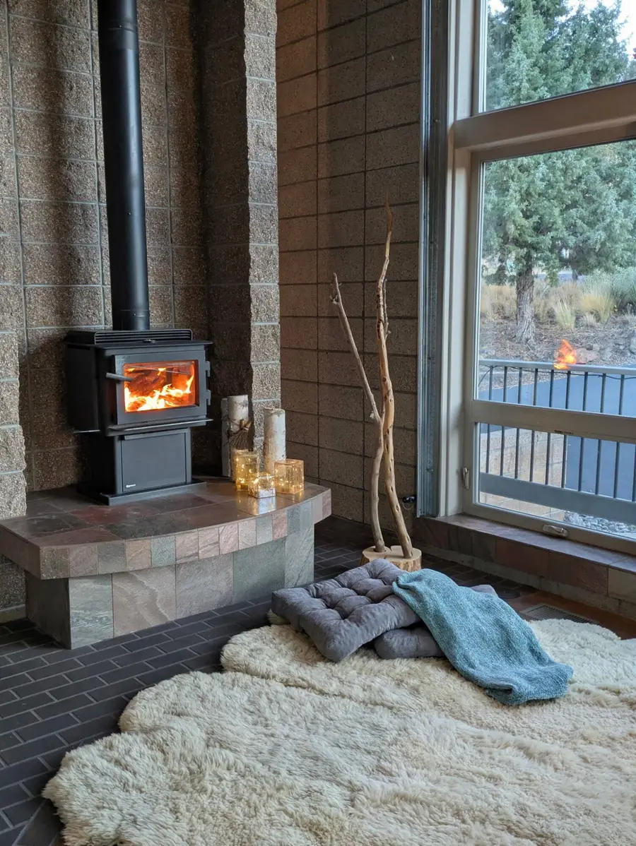 893 Highland View, Redmond, OR 97756 - Image #2