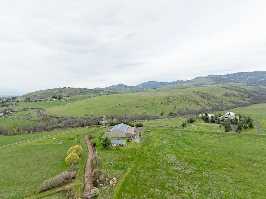 1620 Butler Creek, Ashland, OR 97520 - Image #3