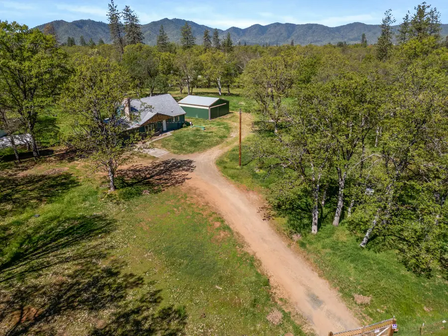 11515 Michael, Central Point, OR 97502 - Image #2