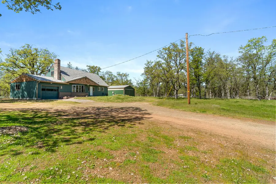 11515 Michael, Central Point, OR 97502 - Image #3