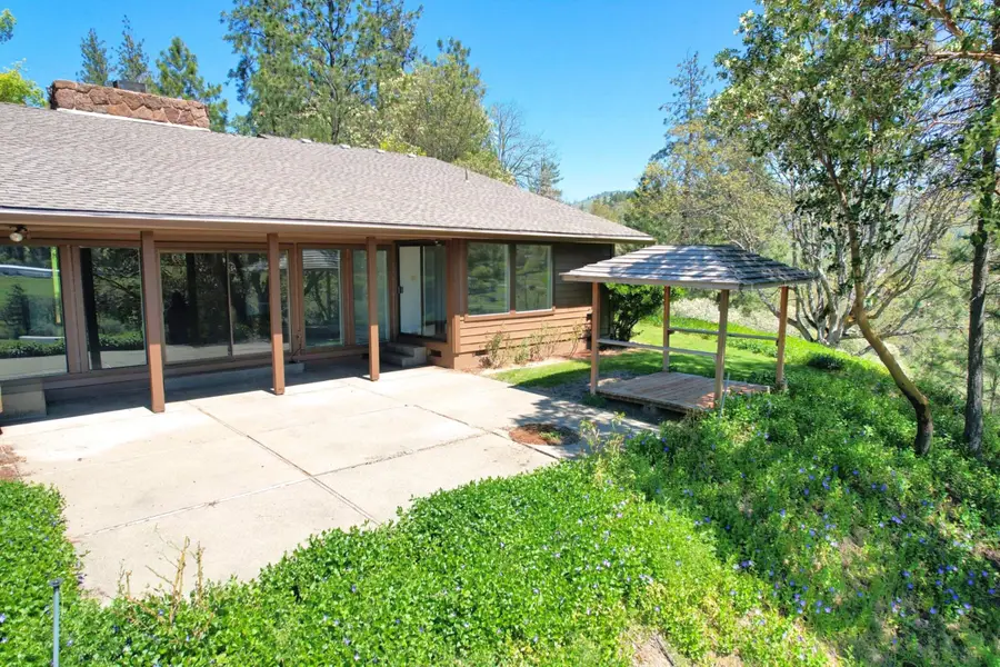 8264 Highway 238, Jacksonville, OR 97530 - Image #3