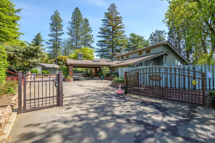 240 NE Scenic, Grants Pass, OR 97526 - Image #3