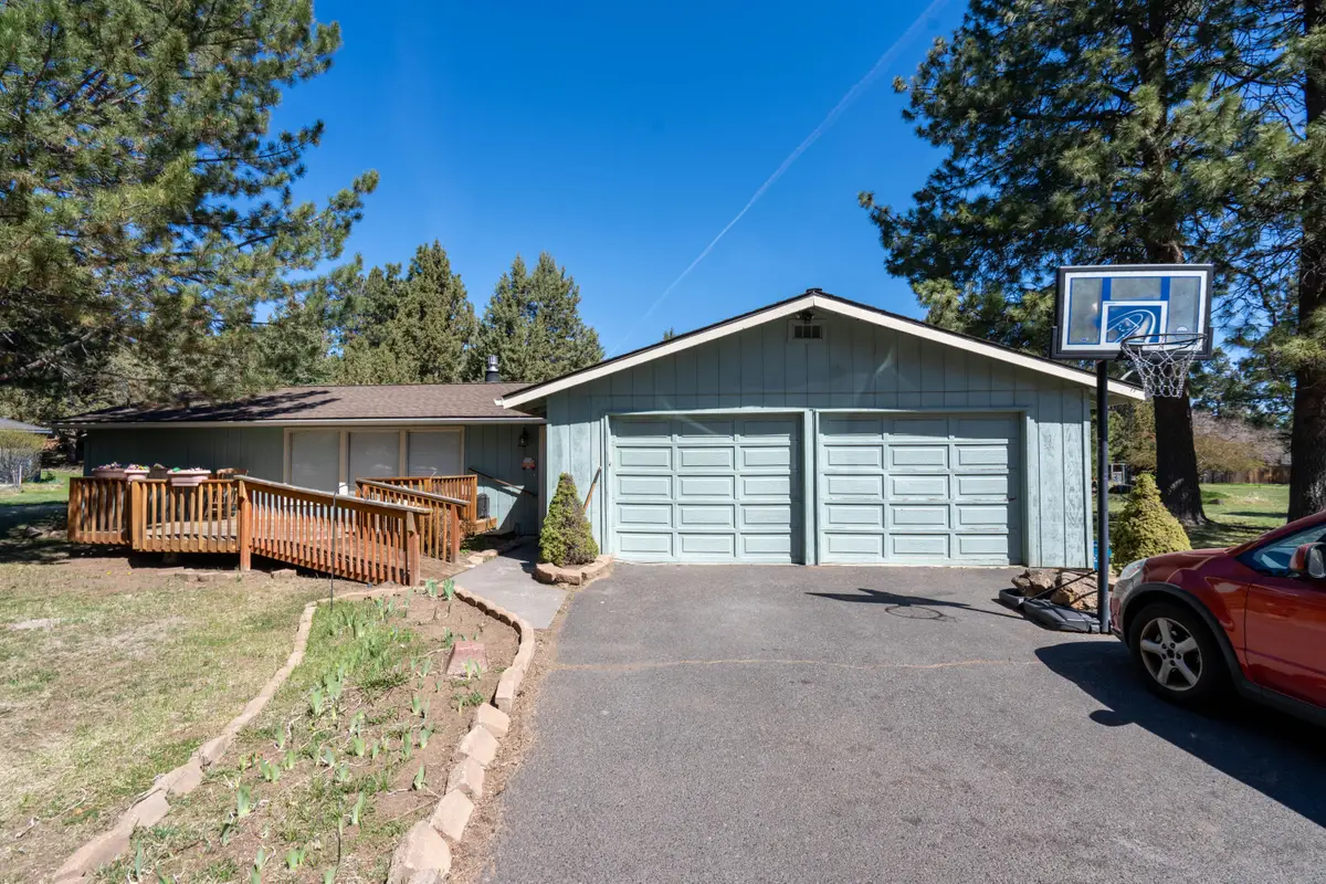 20580 Klahani, Bend, OR 97702 - Image #1