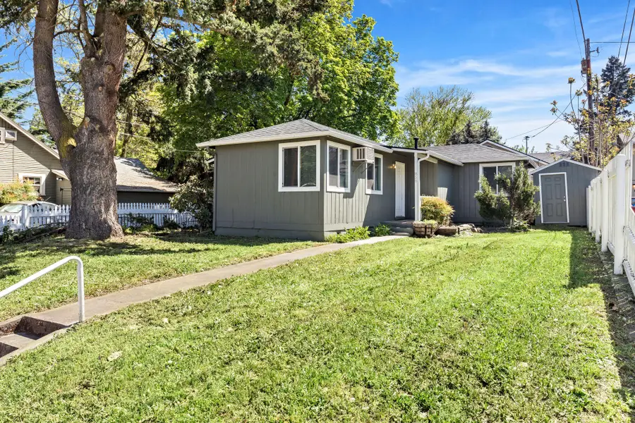 858 E 9th, Medford, OR 97504 - Image #3