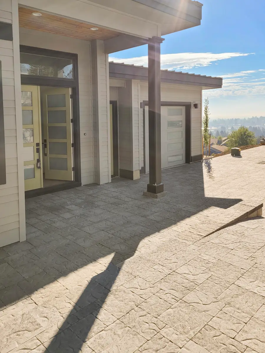 2580 NW Awbrey Point Cir, Bend, OR 97703 - Image #2