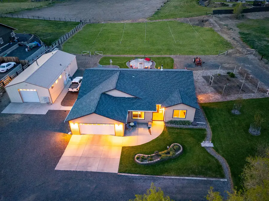411 NW Mcdonald Road, Prineville, OR 97754 - Image #2