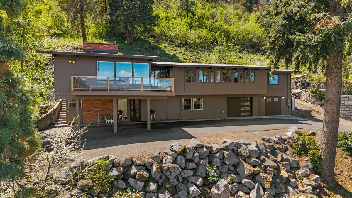 1215 Lakeshore, Klamath Falls, OR 97601 - Image #1