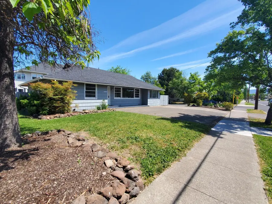 1204 W Main, Medford, OR 97501 - Image #2