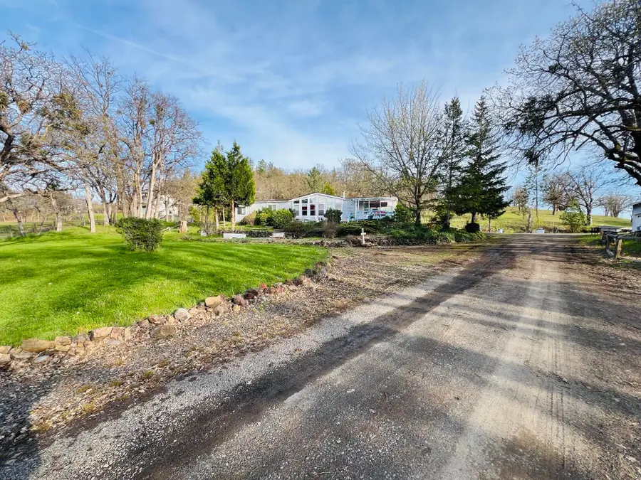 3399 Dodge, White City, OR 97503 - Image #2