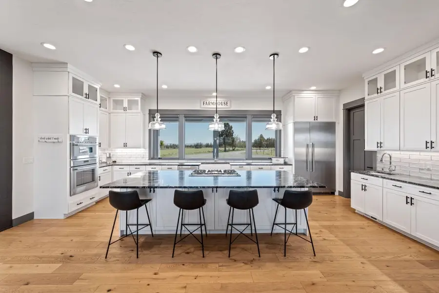 23636 Ten Barr, Bend, OR 97701 - Image #2