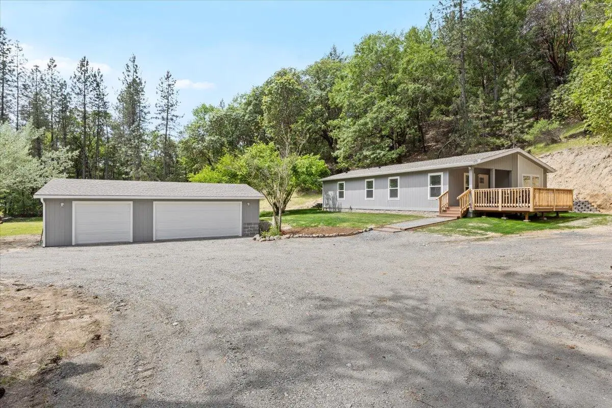 3995 E Evans Creek, Rogue River, OR 97537 - Image #1