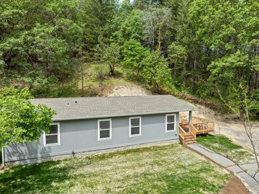 3995 E Evans Creek, Rogue River, OR 97537 - Image #3