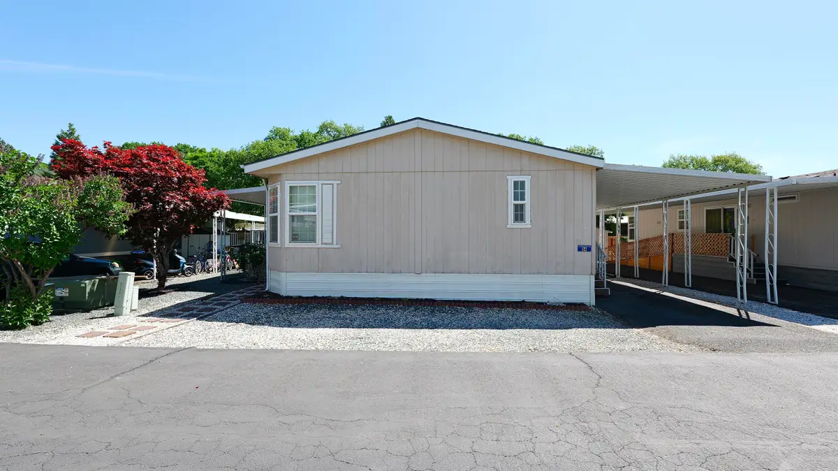 22071 Highway 62, Shady Cove, OR 97539 - Image #1