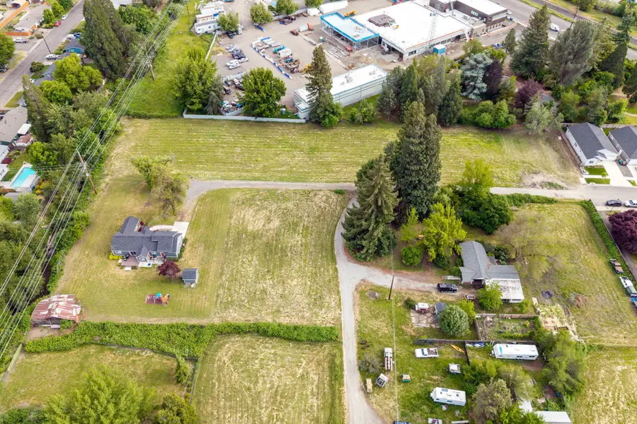 4626 N Pacific, Central Point, OR 97502 - Image #2