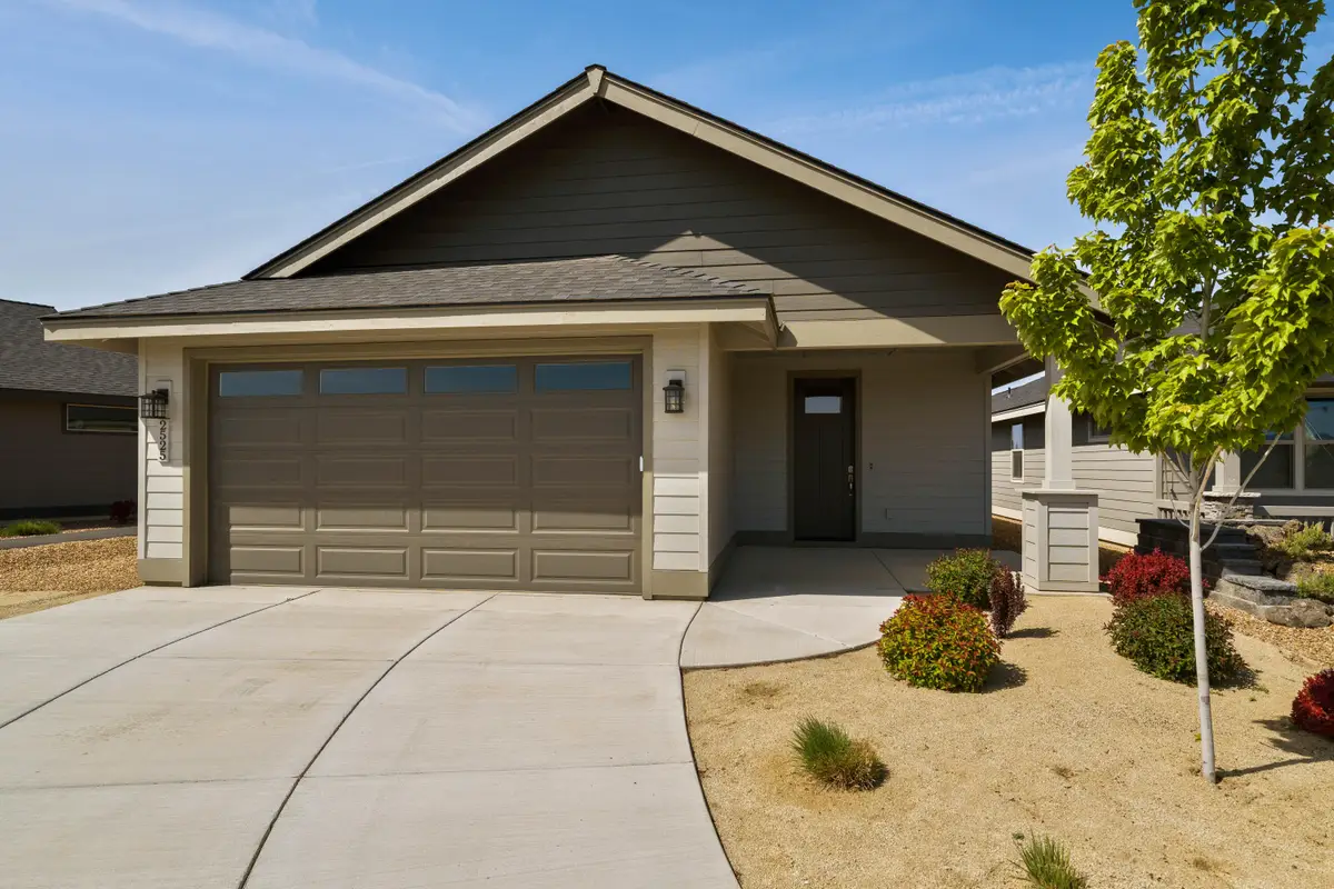 2525 NW Redwood Circle #18, Redmond, OR 97756 - Image #1