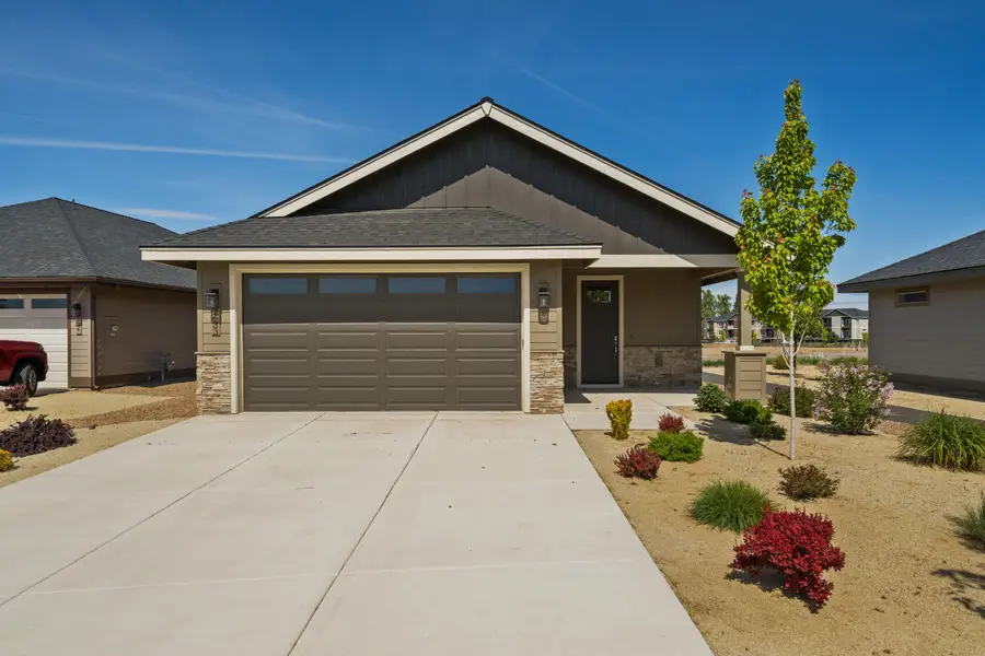 2633 NW Redwood Circle #25, Redmond, OR 97756 - Image #2