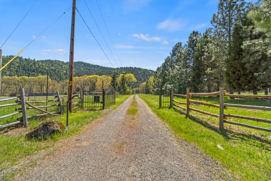 2800 Cedar Flat Road, Williams, OR 97544 - Image #3