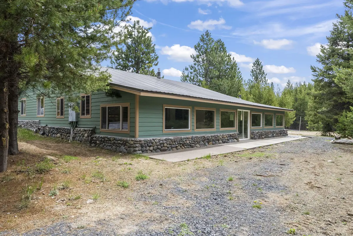 18142 Highway 58, Crescent Lake, OR 97733 - Image #1