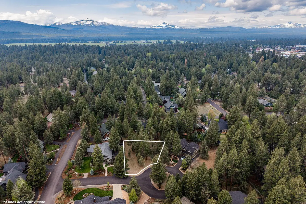 887 S Starry Skies Court, Sisters, OR 97759 - Image #1