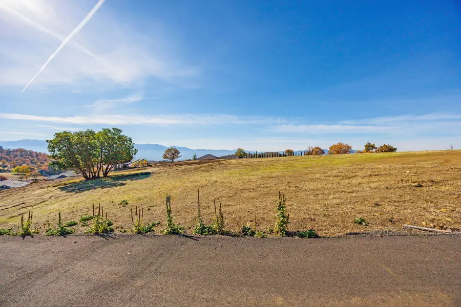 5637 Springview, Medford, OR 97504 - Image #3