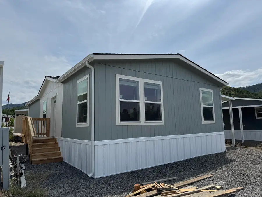 1 Corral, Ashland, OR 97520 - Image #2