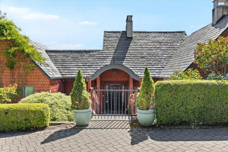 443 Conestoga, Jacksonville, OR 97530 - Image #2