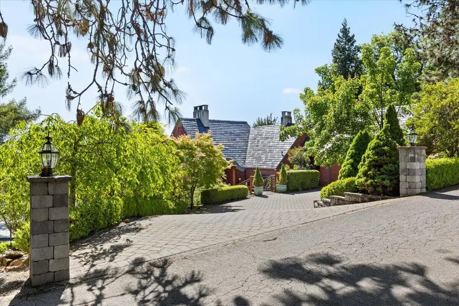 443 Conestoga, Jacksonville, OR 97530 - Image #3