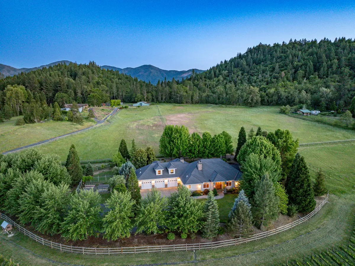 5719 Jerome Prairie, Grants Pass, OR 97527 - Image #1