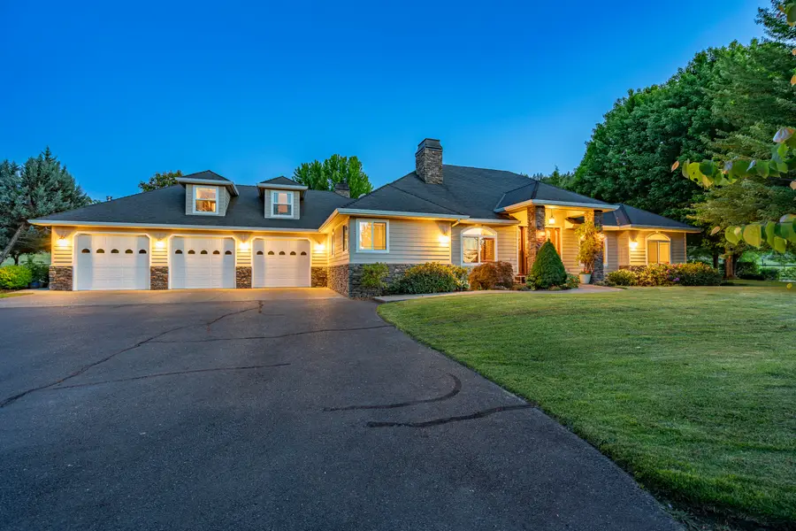 5719 Jerome Prairie, Grants Pass, OR 97527 - Image #2