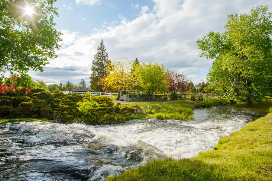 21283 Dove, Bend, OR 97702 - Image #3