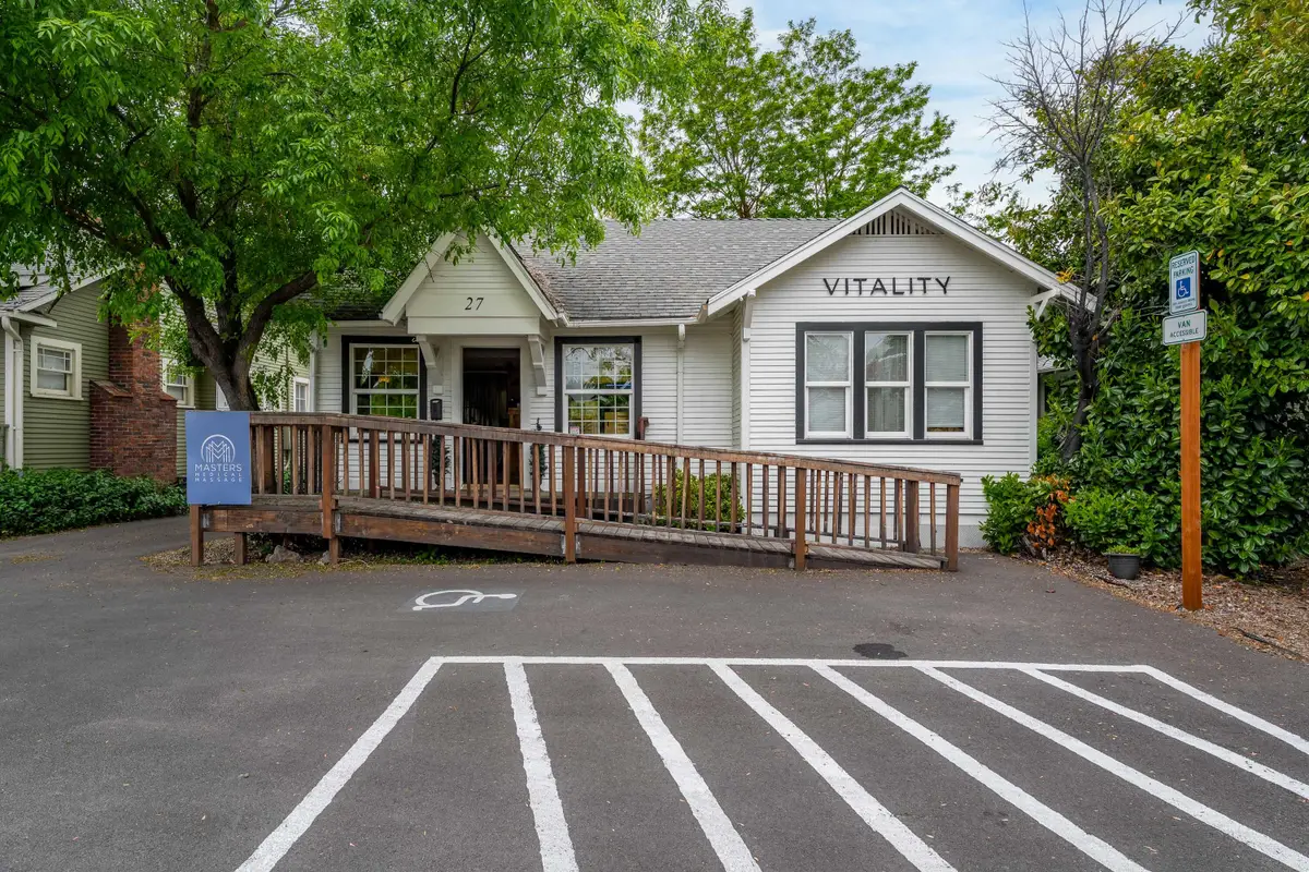 23 - 27 Crater Lake, Medford, OR 97504 - Image #1