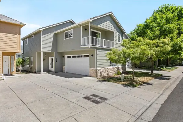 267 Meadow Drive, Ashland, OR 97520