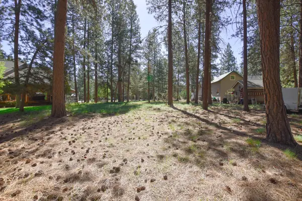 557 S Locust, Sisters, OR 97759