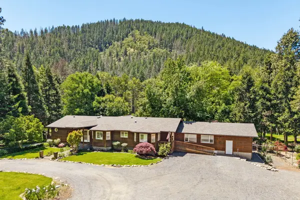 13719 Highway 238, Jacksonville, OR 97530