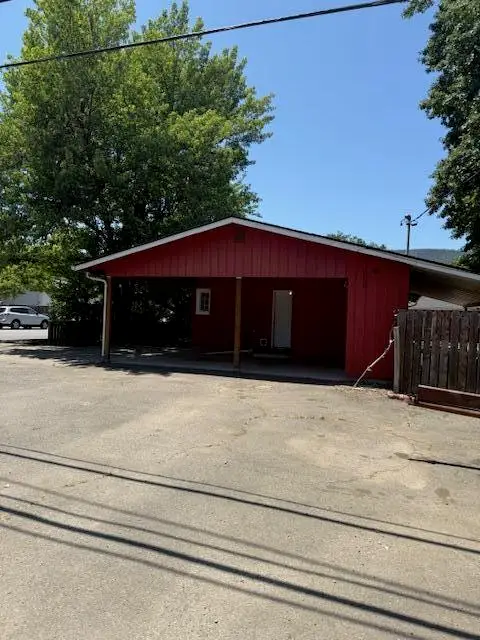 236 S Caves, Cave Junction, OR 97523 - Image #3