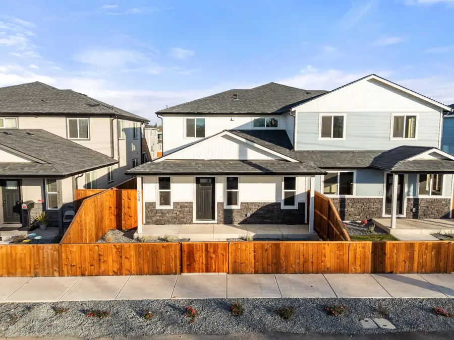 4730 Gebhard, Central Point, OR 97502 - Image #2