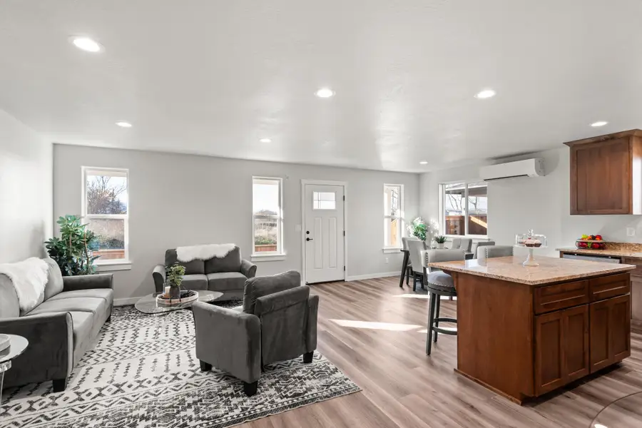 4730 Gebhard, Central Point, OR 97502 - Image #3