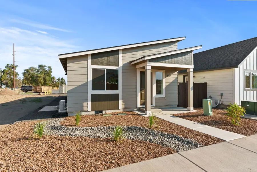 4115 SW Obsidian, Redmond, OR 97756 - Image #2