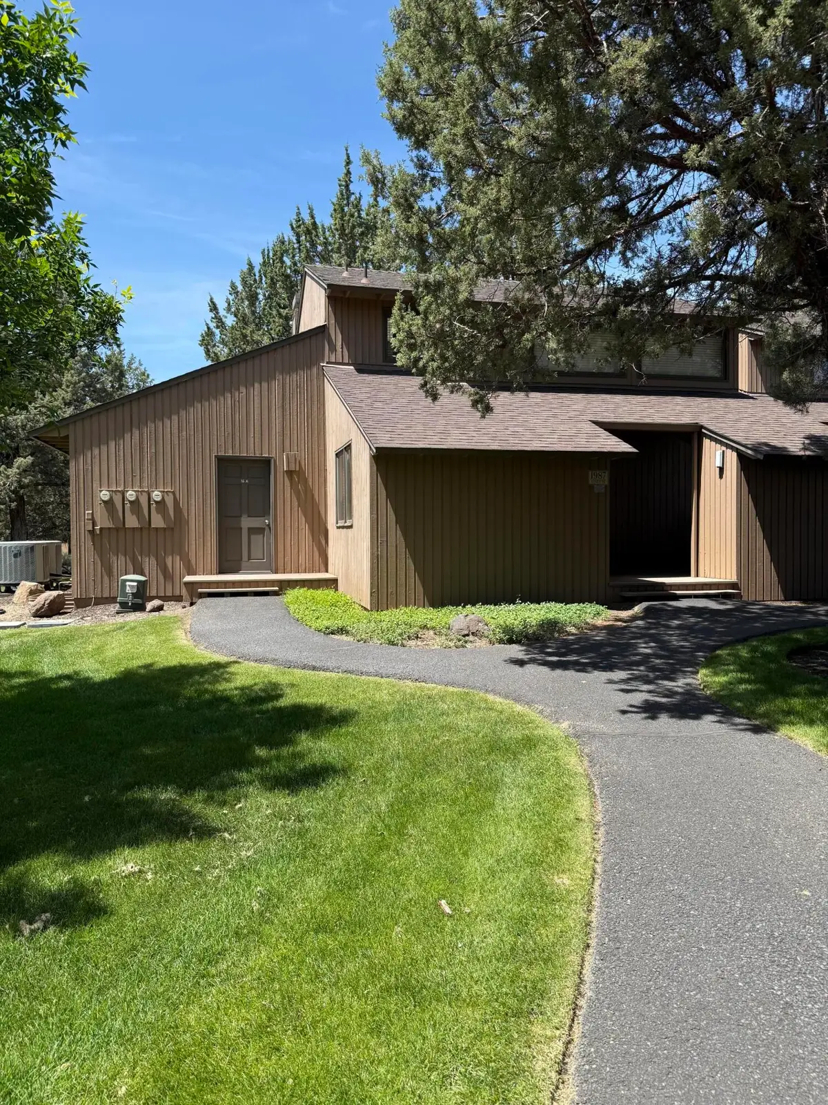 1987 Redtail Hawk Drive #RV16C, Redmond, OR 97756 - Image #1