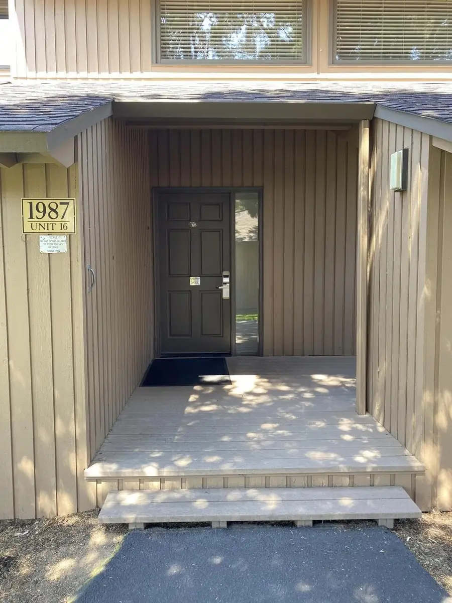 1987 Redtail Hawk Drive #RV16C, Redmond, OR 97756 - Image #3