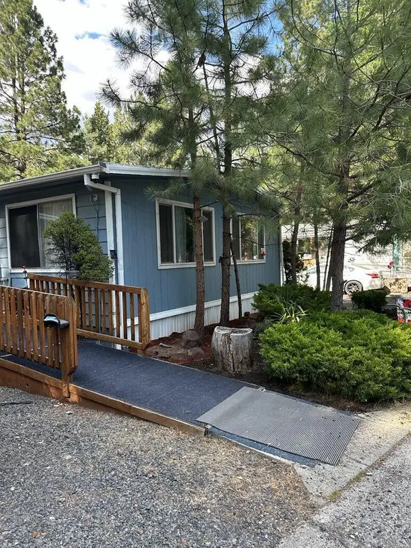 61040 S Queens, Bend, OR 97702