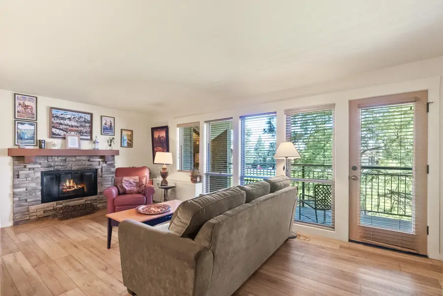 18575 SW Century, Bend, OR 97702 - Image #2