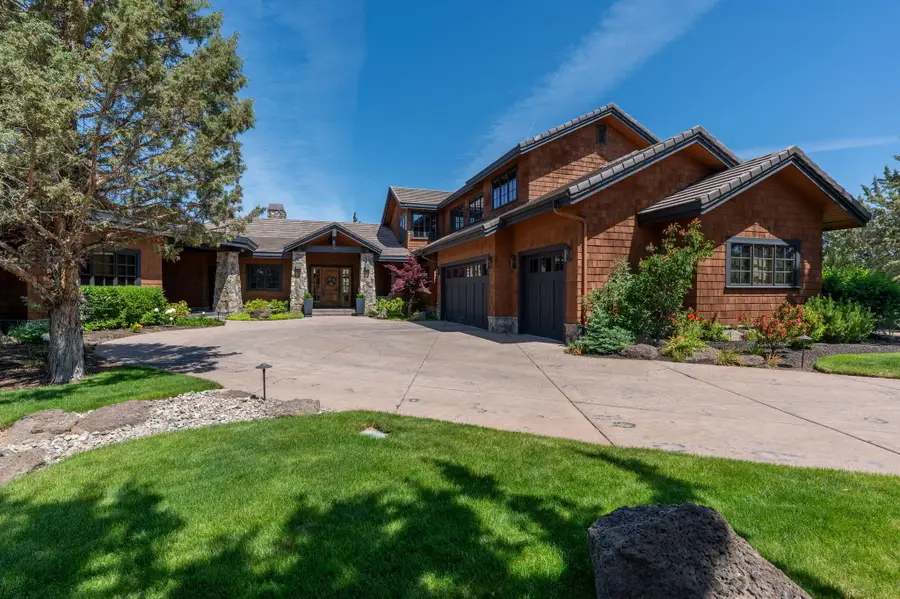 22884 Moss Rock, Bend, OR 97701 - Image #2
