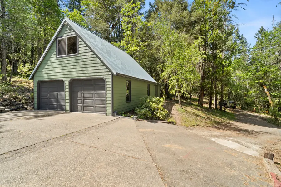 2602 Winona Road, Grants Pass, OR 97526 - Image #2